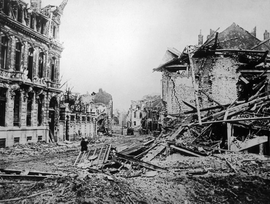 World War I, The Ruins Of Armentieres Photograph by Everett - Pixels