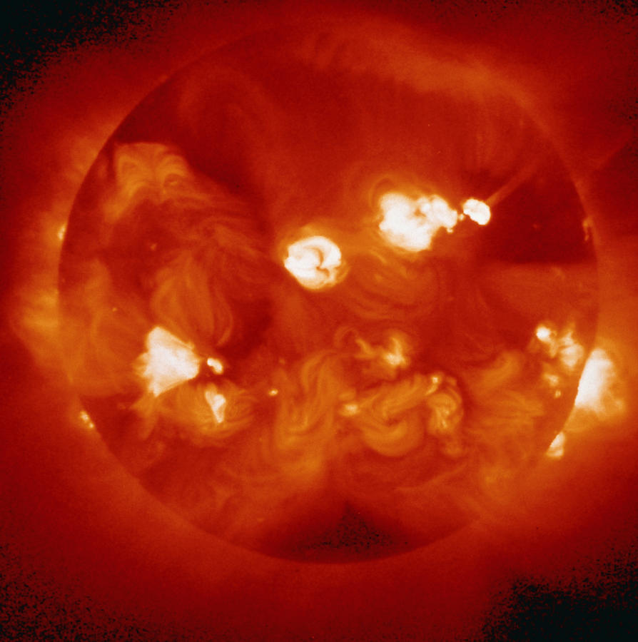 Sun Photograph - X-ray Image Of The Solar Corona by Jisaslockheed