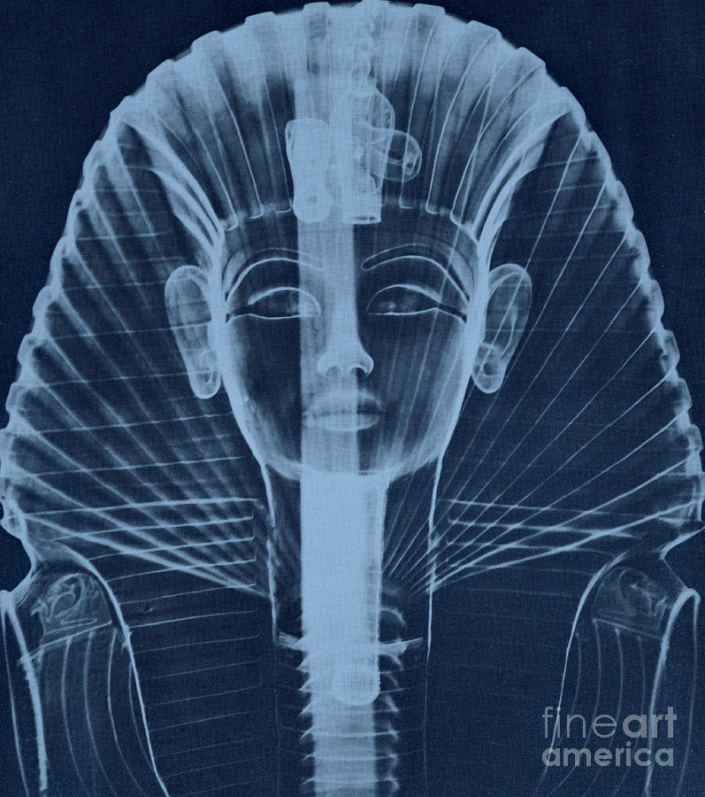 X-ray Of An Egyptian Mask Photograph by Photo Researchers