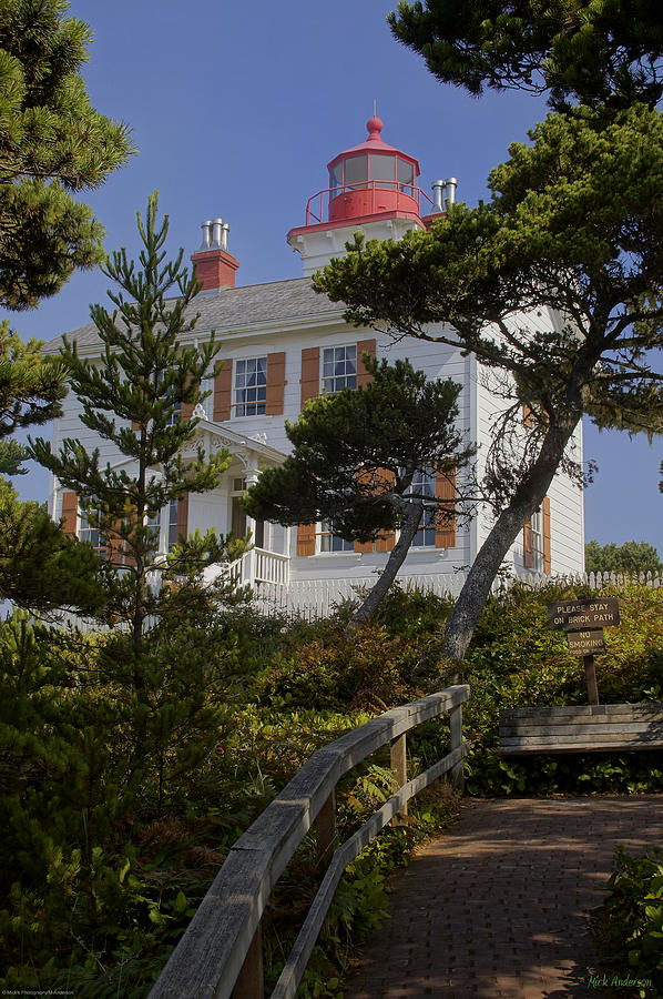 Yaquina Bay Lighthouse Photograph by Mick Anderson
