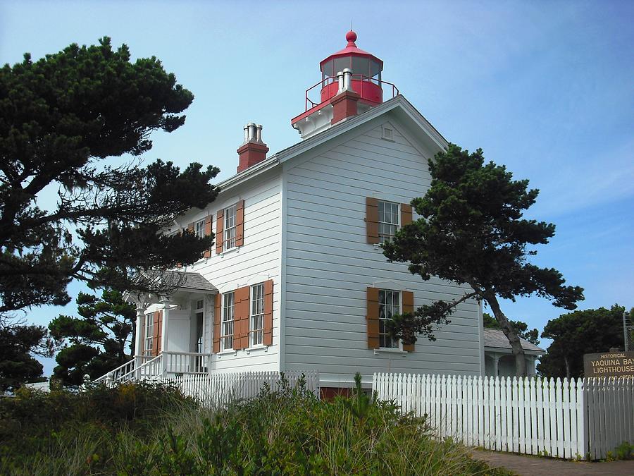 Yaquina Bay Lighthouse Newport Photograph by Kelly Manning