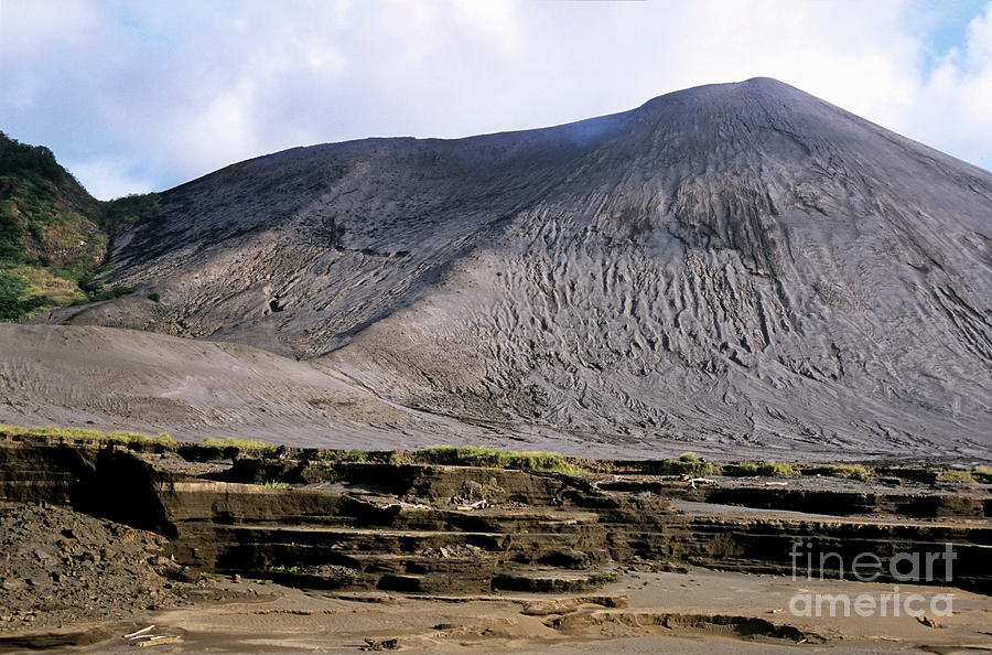Landscape Photograph - Yasur Volcano by Sami Sarkis