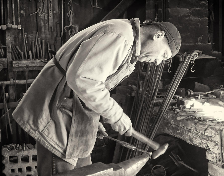 Ye Olde Blacksmith Photograph by Diane Wood - Fine Art America