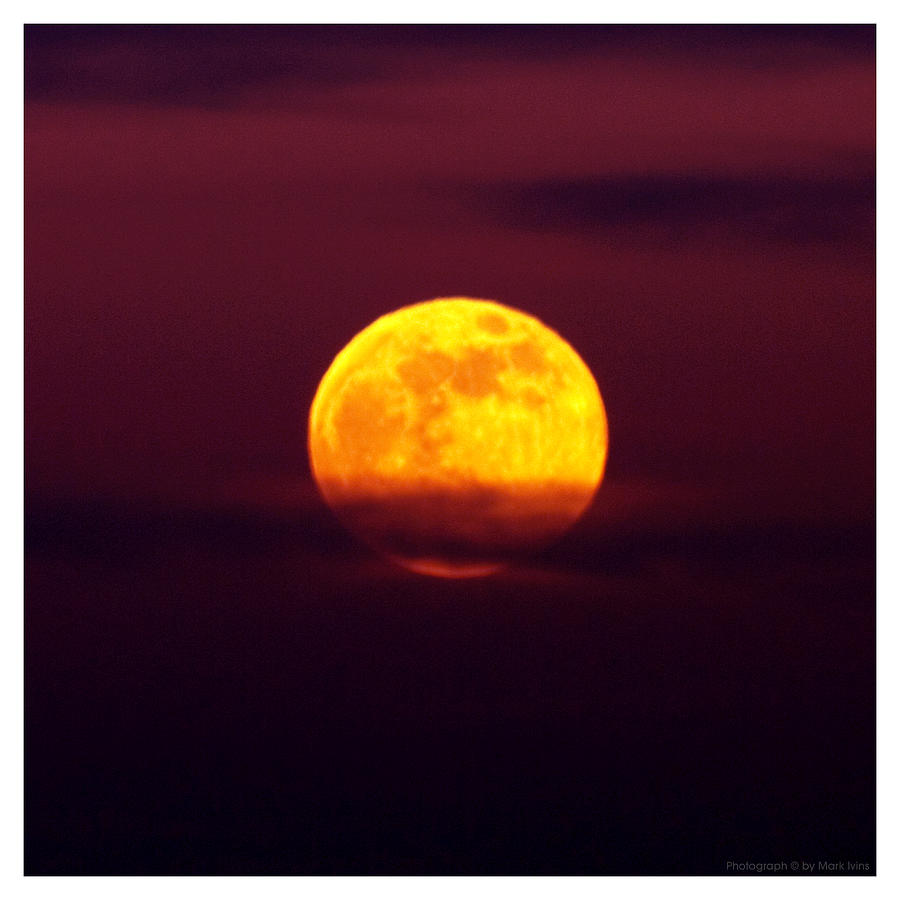 500 yellow moon