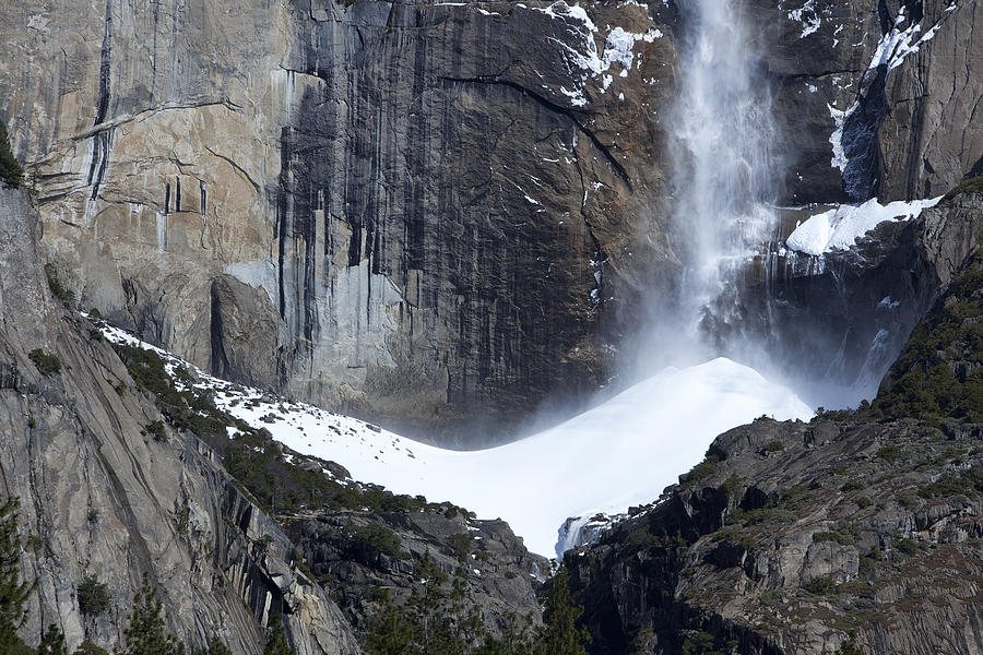 Yosemite National Park Photograph - Yosemite Falls by John Gregg