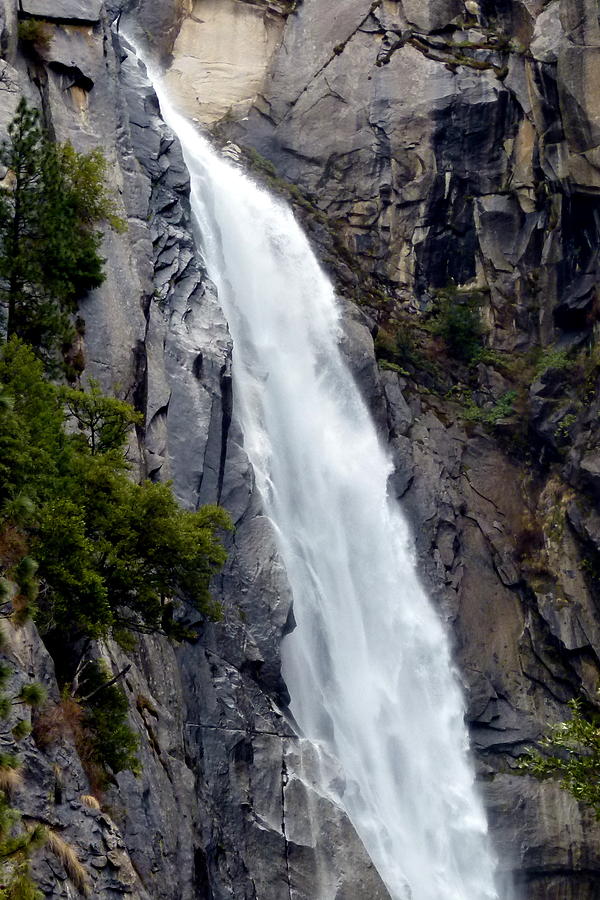 Yosemite Waterfall Photograph by Jeff Lowe