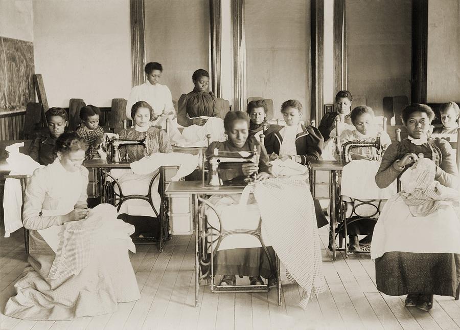 Young African American Women Sewing Photograph by Everett