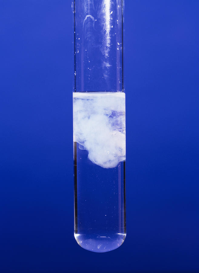 Растворение сульфата натрия в воде
