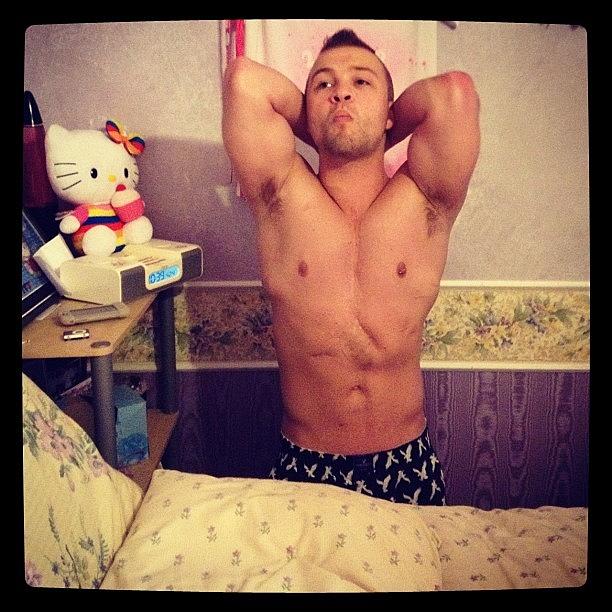 Bed Photograph - #zyzz #bulking #muscle #fitness #fitt by Jordan Marcia