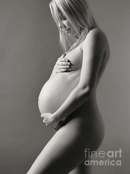 Naked Pregnant Portraits - Beautiful Nude Pregnant Woman Studio Portrait Greeting | CLOUDY GIRL PICS