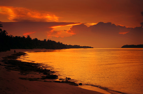 Jenny Rainbow - Epic Sunset in the Tropical Maldivian Island