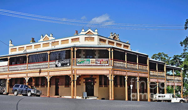 Kaye Menner - Old Aussie Pub