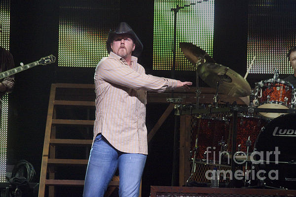 Darleen Stry - Trace Adkins on 2010 tour