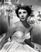 Elizabeth Taylor #19 Photograph by Silver Screen