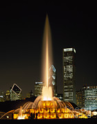 Buckingham Fountain #2 Photograph by Rafael Macia Buckingham Fountain #2 Photograph by Rafael Macia