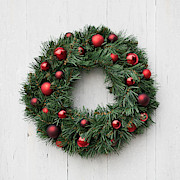Christmas wreath Photograph by Elin Enger