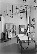 Fluoroscopy Room In A Us Hospital 1941 Photograph by Science Photo Library