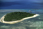 Great Barrier Reef Of Green Island Photograph by Bill Bachmann