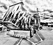 Kenworth Rig Photograph by Jorge Perez