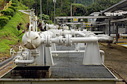 Oil Well In The Rainforest Photograph by Science Photo Library