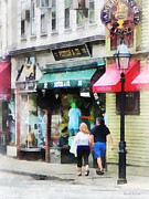 Rhode Island - Thames Street Newport RI Photograph by Susan Savad Rhode Island - Thames Street Newport RI Photograph by Susan Savad