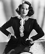First Comes Courage, Merle Oberon, 1943 Photograph by Everett