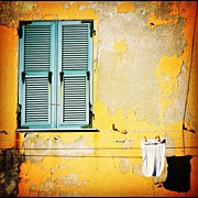 Let It All Hang Out #italy #wall Photograph by A Rey