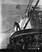 Nearing Land Photograph by Photo Researchers