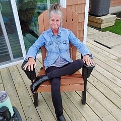 Laura Bowers - Artist