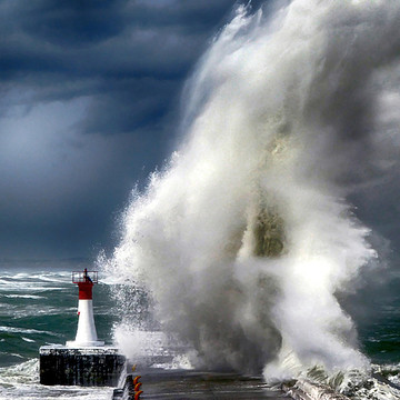 Giant Harbour Waves