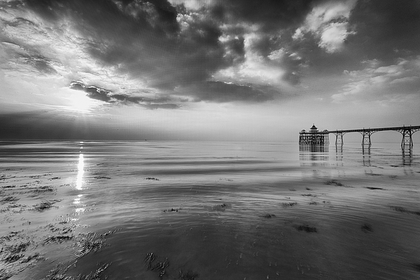 Clevedon Pier by Don Hooper