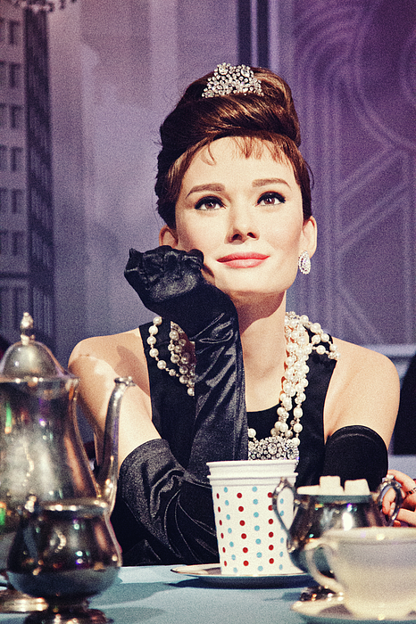 Breakfast at Tiffany's, old film effect - Audrey Hepburn at Madam Tussaud  Muzey Weekender Tote Bag