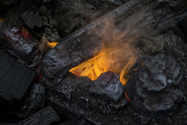 https://images.fineartamerica.com/images/artworkimages/medium/1/close-up-of-flames-in-log-fire-in-cozy-warm-winter-fireplace-matthew-gibson.jpg