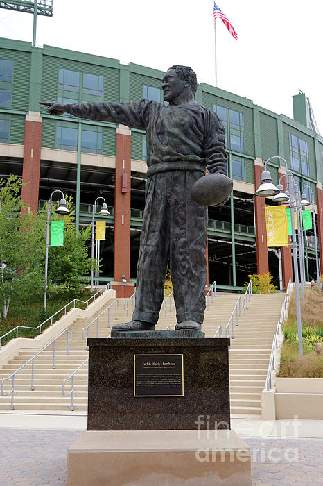 Curly Lambeau Statue 4436 T-Shirt by Jack Schultz - Fine Art America