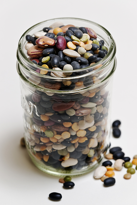 https://images.fineartamerica.com/images/artworkimages/medium/1/glass-jar-of-dry-beans-donald-erickson.jpg