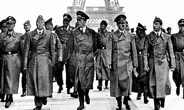 Hitler Tours Paris In Early Morning Eiffel Tower In Background Heinrich ...