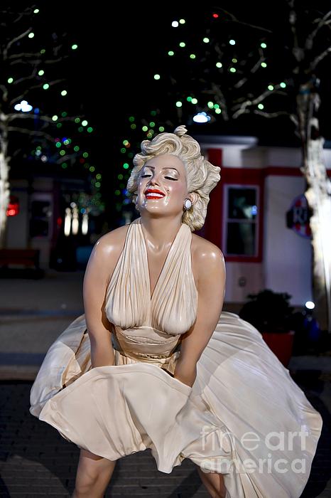 A Visual History Of Marilyn Monroe As A Pin-Up Icon | HuffPost Entertainment