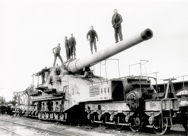 A Shell and a Cartridge of the Schwerer Gustav Rail-Canon from