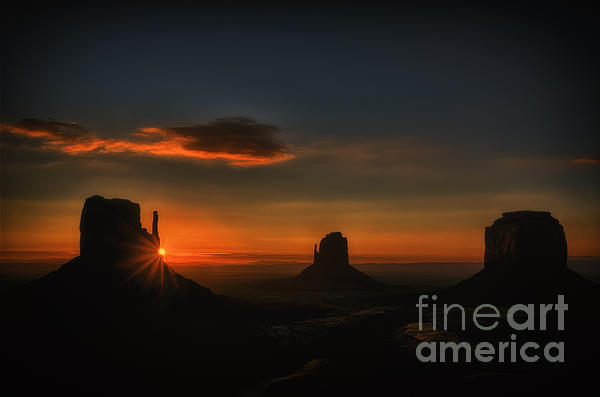 Priscilla Burgers - Sunrise at Monument Valley