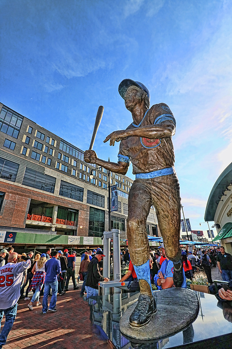 Statue of the Chicago Cubs baseball player, Sweet-Swinging Billy