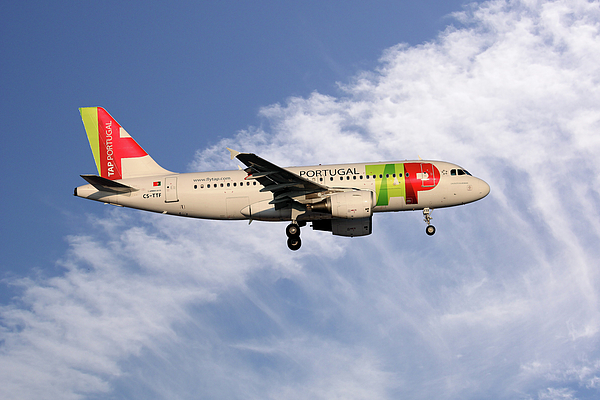 https://images.fineartamerica.com/images/artworkimages/medium/1/tap-portugal-airbus-a319-111-nichola-denny.jpg