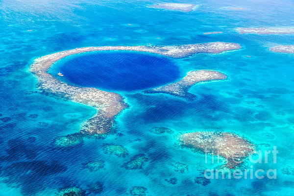 Blue Hole, Lighthouse Reef, Belize скачать