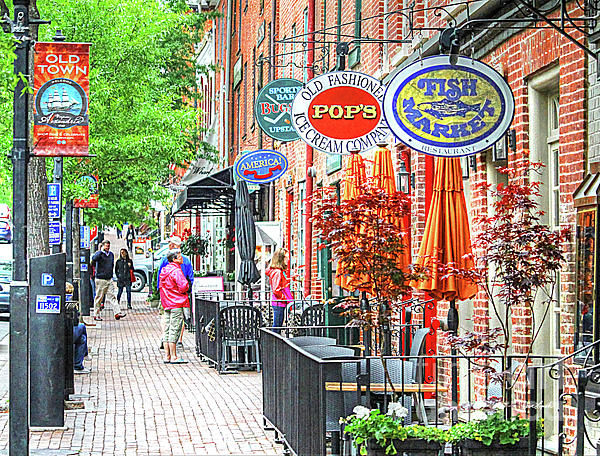 https://images.fineartamerica.com/images/artworkimages/medium/2/1-old-town-alexandria-king-street-dave-lynch.jpg