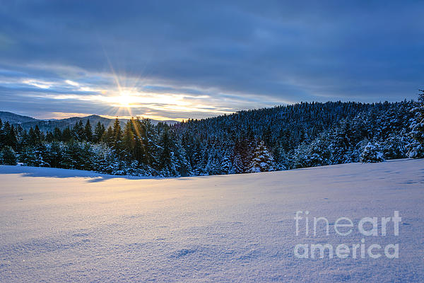 https://images.fineartamerica.com/images/artworkimages/medium/2/8-winter-mountain-landscape-wdnet-studio.jpg