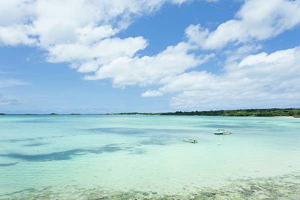 https://images.fineartamerica.com/images/artworkimages/medium/2/clear-tropical-water-and-blue-sky-ippei-naoi.jpg