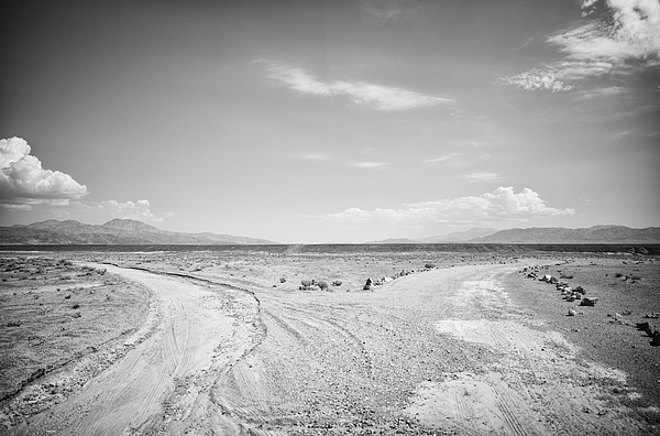 https://images.fineartamerica.com/images/artworkimages/medium/2/desert-near-trona-nevada-usa-2022-.jpg