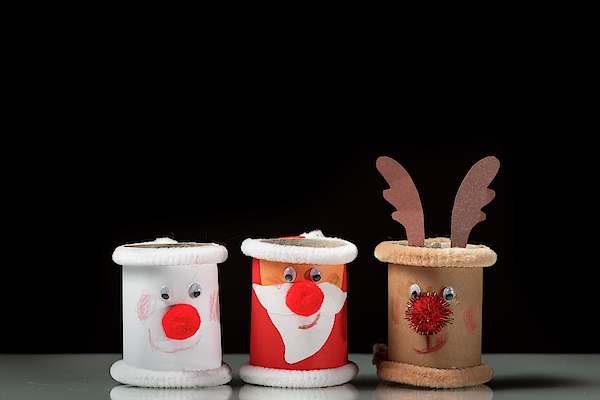 https://images.fineartamerica.com/images/artworkimages/medium/2/figures-of-santa-claus-a-snowman-and-a-reindeer-made-of-toilet-paper-rolls-by-a-child-stefan-rotter.jpg