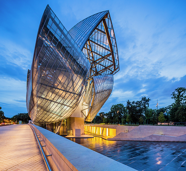 France, Paris, Boulogne, Ville De Paris, Bois De Boulogne, Louis Vuitton  Foundation Building (architect Frank Gehry) Fleece Blanket by Massimo  Borchi - Pixels