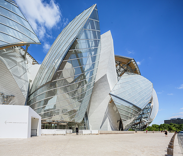 France, Paris, Boulogne, Ville De Paris, Bois De Boulogne, Louis Vuitton  Foundation Building (architect Frank Gehry) Fleece Blanket by Massimo  Borchi - Pixels
