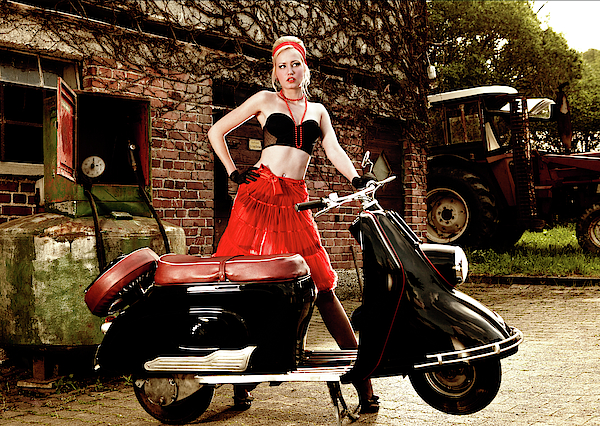 Thriller Målestok fremsætte Heinkel scooter red girl Adult V-Neck by Performance Image Europe - Pixels